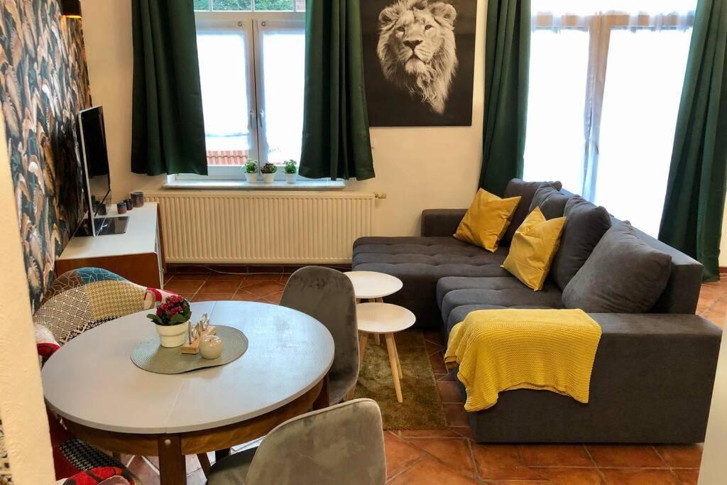 Apartment Zum Goldenen Lowen Inkl. Parkplatz & Wlan Erfurt Exterior foto