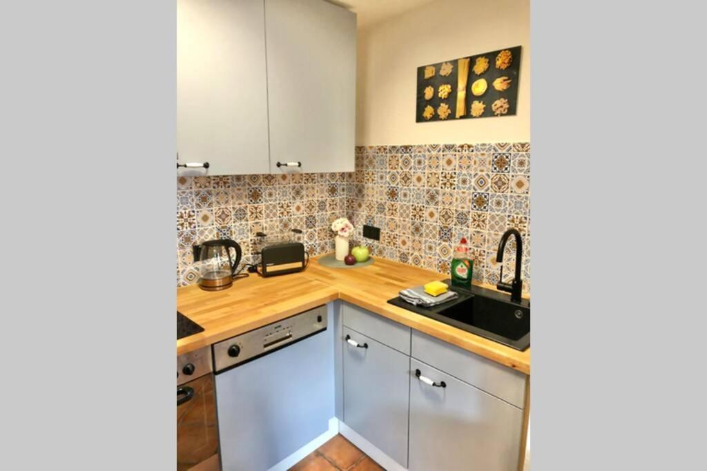 Apartment Zum Goldenen Lowen Inkl. Parkplatz & Wlan Erfurt Exterior foto